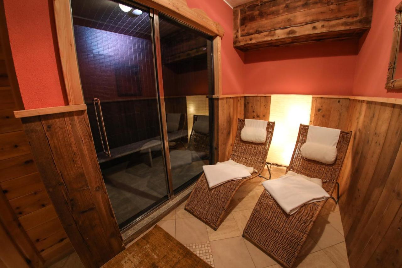 Art Hotel Grandes Murailles Valtournenche Exteriör bild
