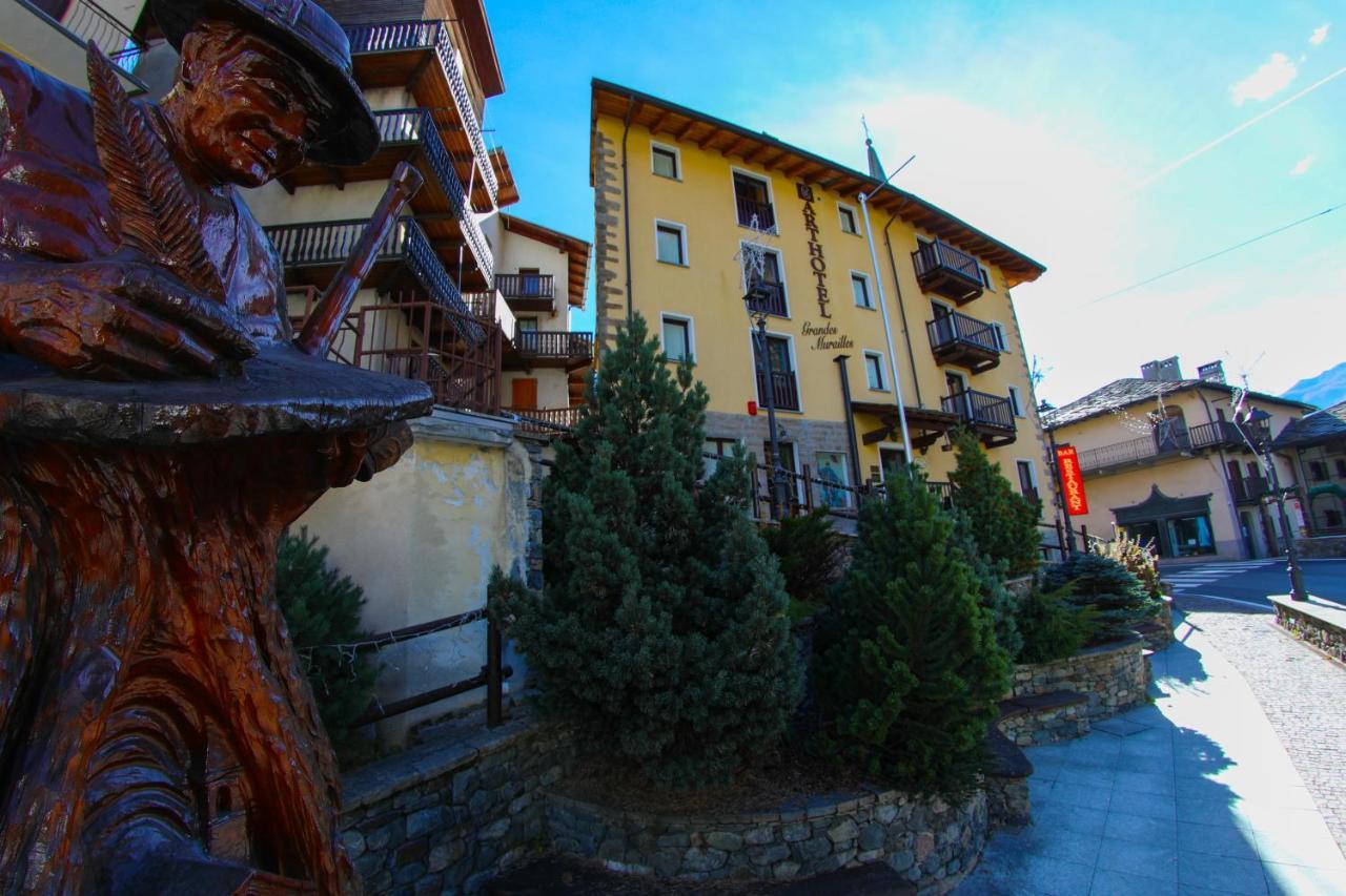 Art Hotel Grandes Murailles Valtournenche Exteriör bild